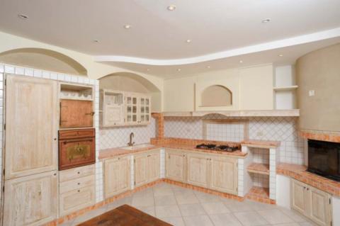 Arredare la taverna moderna: libertà nello stile.