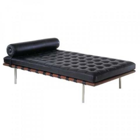 Daybed di mies van der rohe: comodità ed eleganza