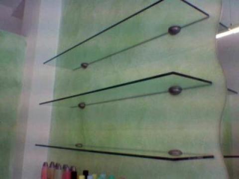 Mensole in vetro, l’eleganza della trasparenza