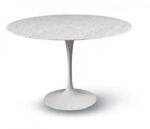 Tavolo Saarinen Carrara: un classico a casa tua