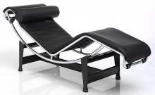 lc4 le corbusier: l'essenza dello stile e del relax